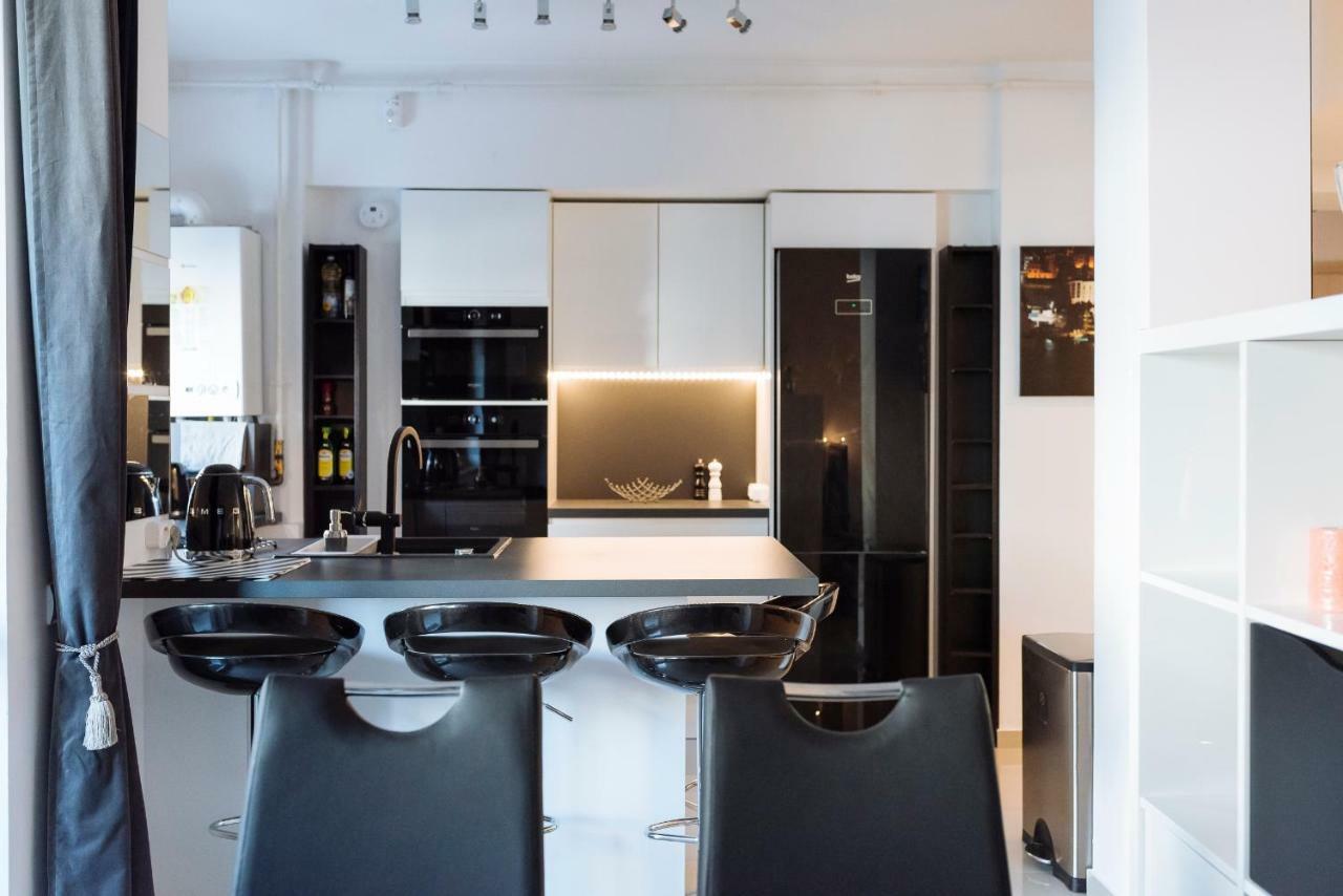 Luxury Flat 8 Near Metro Apartment Bucharest Exterior photo