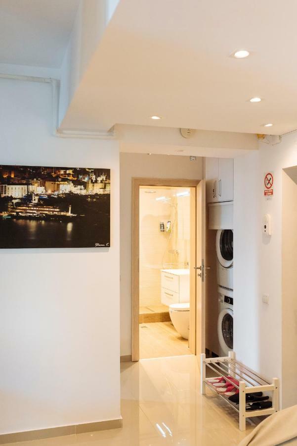 Luxury Flat 8 Near Metro Apartment Bucharest Exterior photo